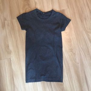 lulu lemon grey shirt